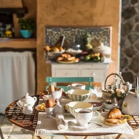 빌라 Charming In The Hills, Private Pool, Sea View, Dream Panorama 카마이오레