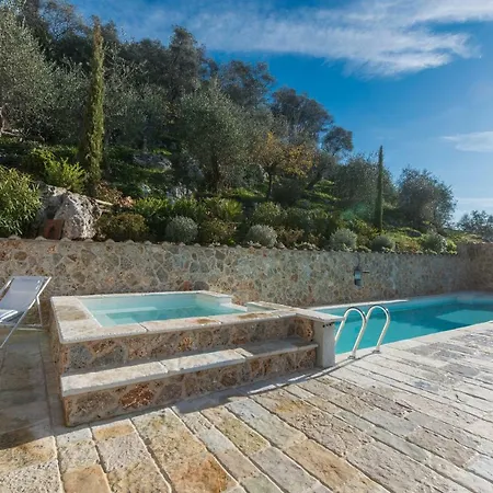 Charming In The Hills, Private Pool, Sea View, Dream Panorama * 카마이오레